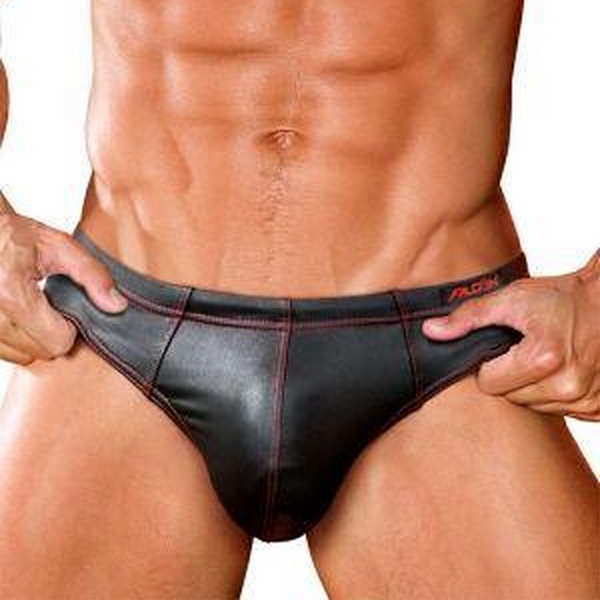 Sous vetement masculin au look mouillé de Falcon